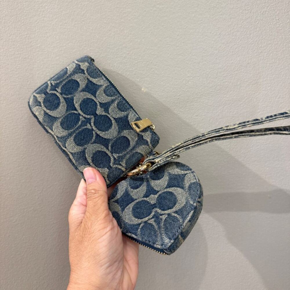New‼️Coach Wristlet And Heart Pouch Cotton Denim CFO64 Gold/Denim - Picture 4 of 5